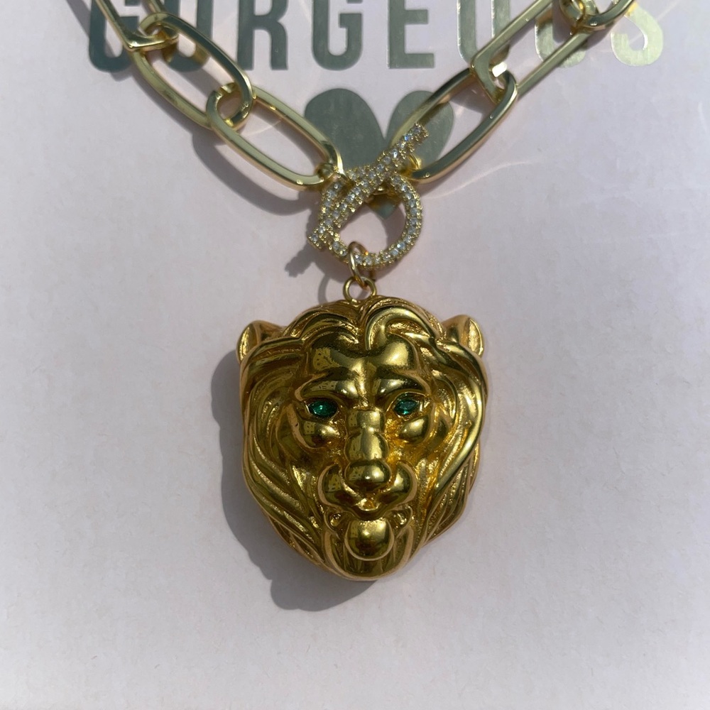 BB Lila Lion Head Pendant Necklace - Picture 3 of 3